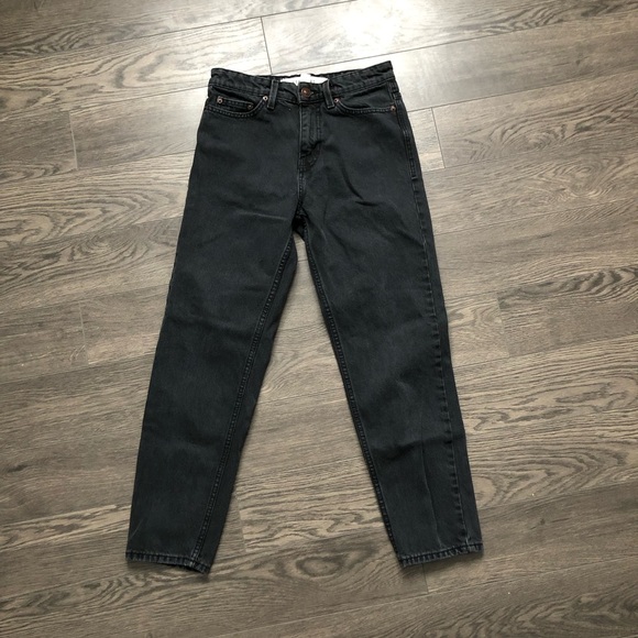 STRAIGHT Mom Jeans Hi-Rise | Size 28 - Picture 3 of 7
